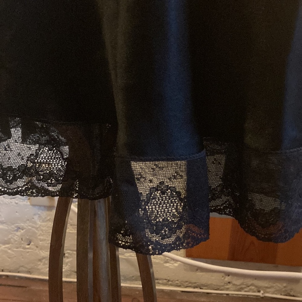 Vintage black satin slip skirt circa 1940s size M - Picture 3 of 10